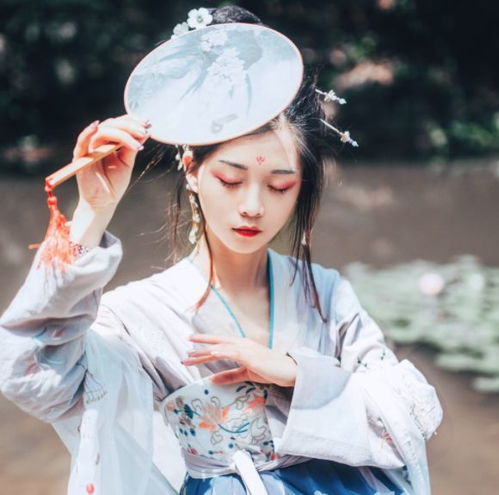 十二生肖女鸡配什么属相好(属鸡女最佳婚配属相)